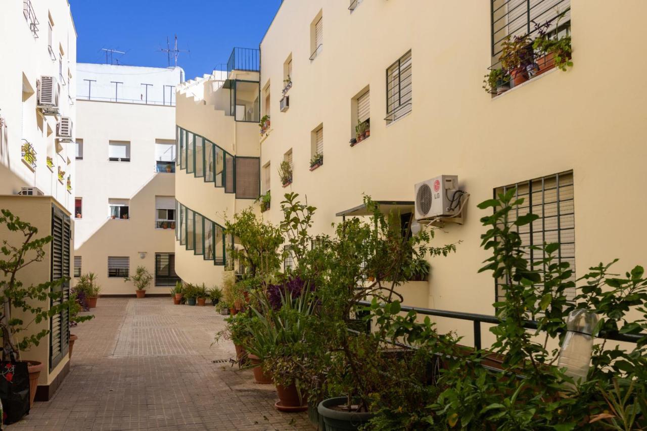 Medina Apartment And Parking Historical Center Sevilla Eksteriør billede