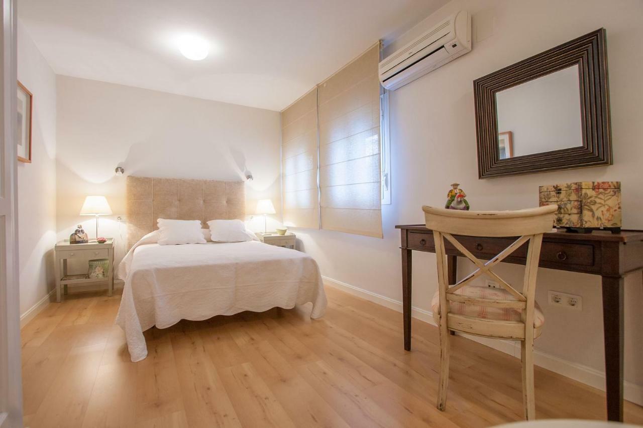Medina Apartment And Parking Historical Center Sevilla Eksteriør billede
