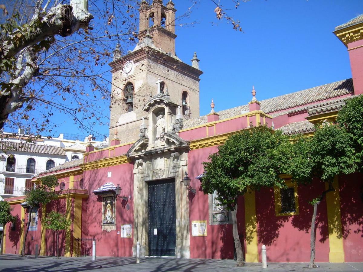 Medina Apartment And Parking Historical Center Sevilla Eksteriør billede